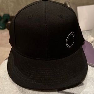 210 flex fit black hat